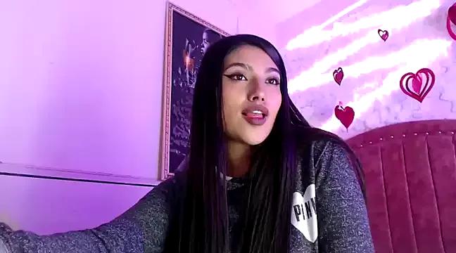 SarahStones from StripChat is Freechat