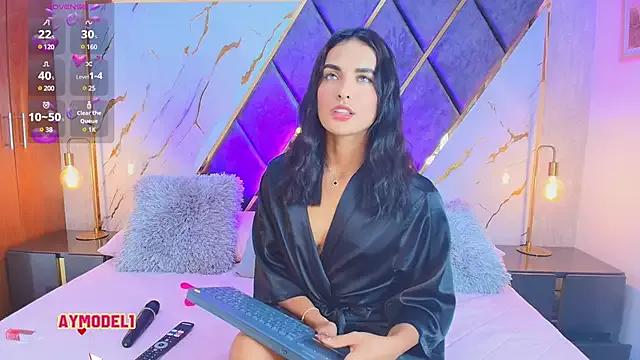 Saraylopez1 from StripChat
