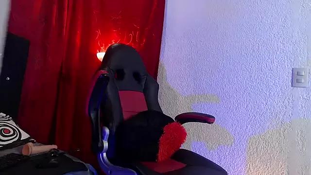 Selene_Millers_ from StripChat is Freechat