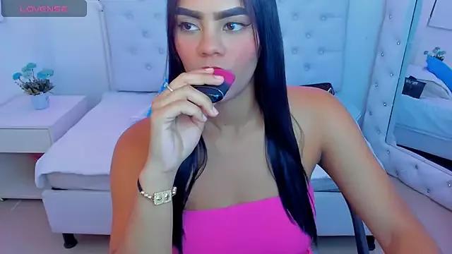 silvana__miller from StripChat is Freechat