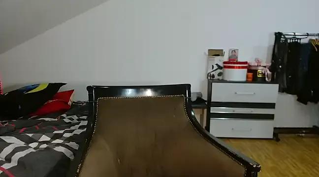 Stephanie27blis from StripChat is Freechat