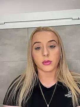Photos of Strongqueen from StripChat is Freechat