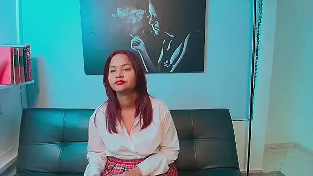 Sweeet_juicy from StripChat