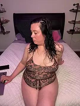 Thecurvybrat from StripChat is Freechat