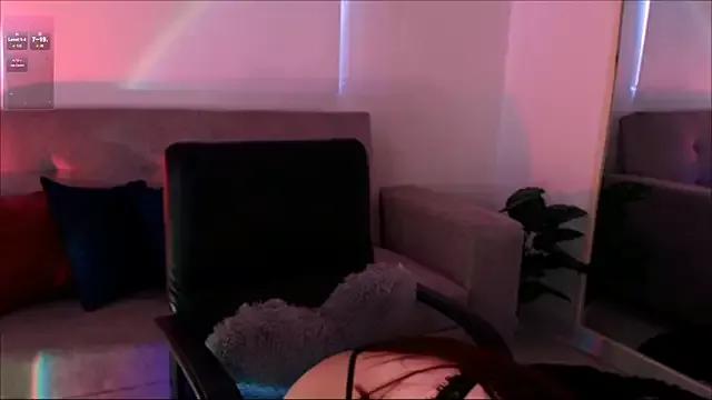 Valengarcia_ from StripChat is Freechat