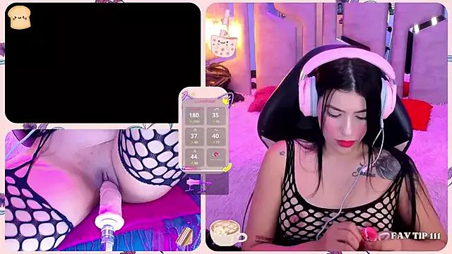 ValentinaGames from StripChat is Freechat