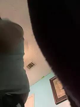 Photos of yomanfriend from StripChat is Freechat