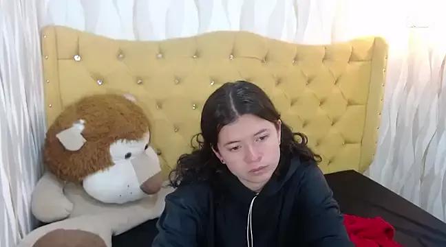 zafiralittle from StripChat is Freechat